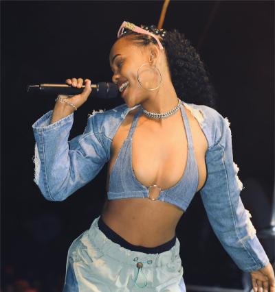 Kin Bella Nip Slip on Stage at Zzina Connect 2023