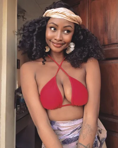 Sexiest Zee Nkosi (@therealzeenkosi) Instagram Photos