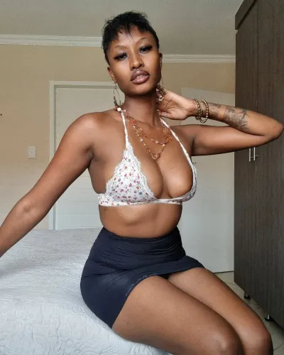 Sexiest Zee Nkosi (@therealzeenkosi) Instagram Photos