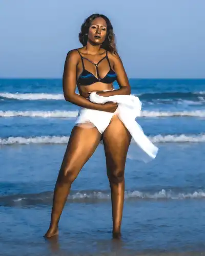 Doreen Kabareebe Sexiest Bikini Photos, Hottest Bikini Pics